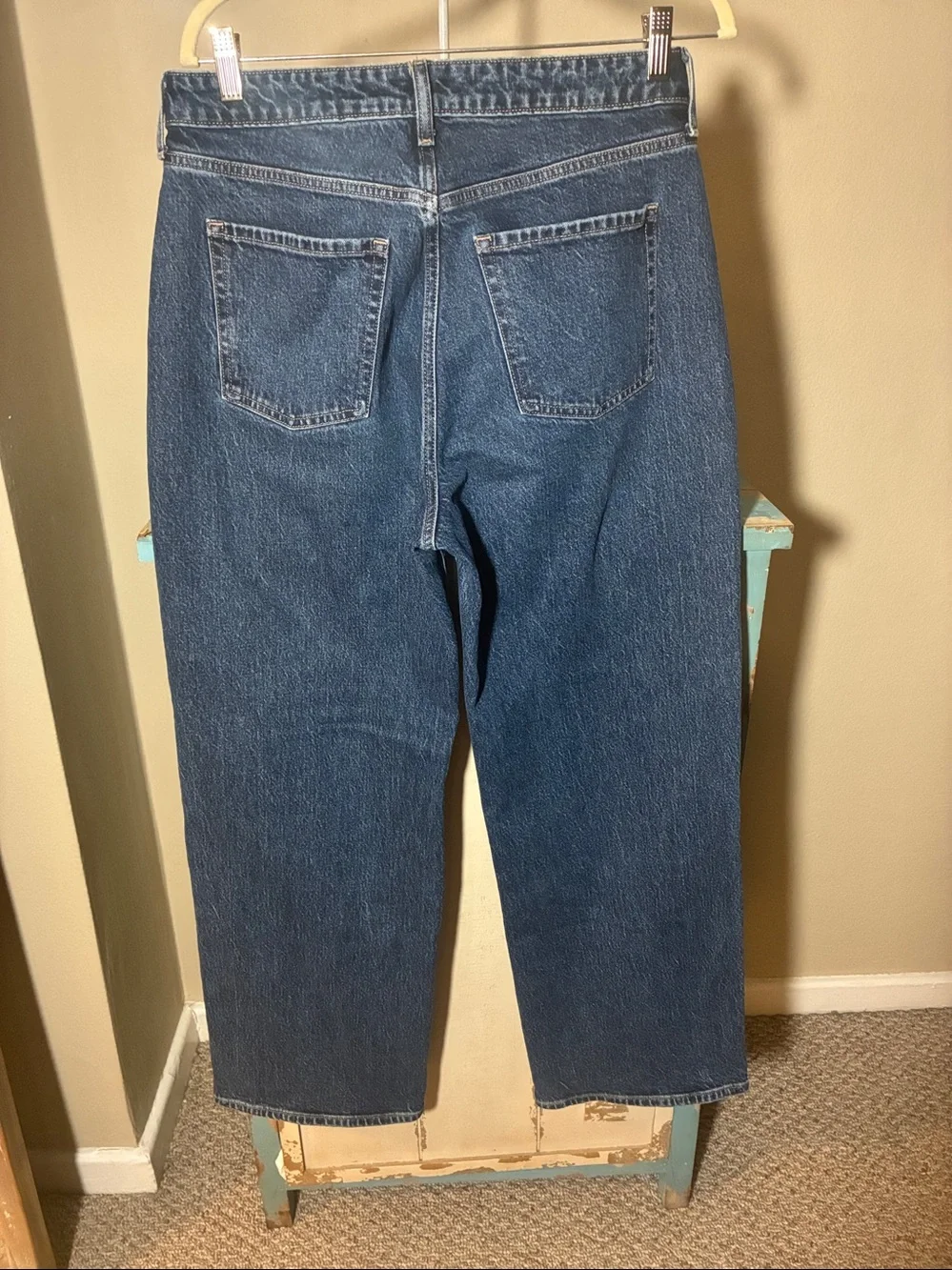 Old Navy Extra High-Rise Wide Leg Jeans - Medium Blue. Size 8 - Picture 8 of 10